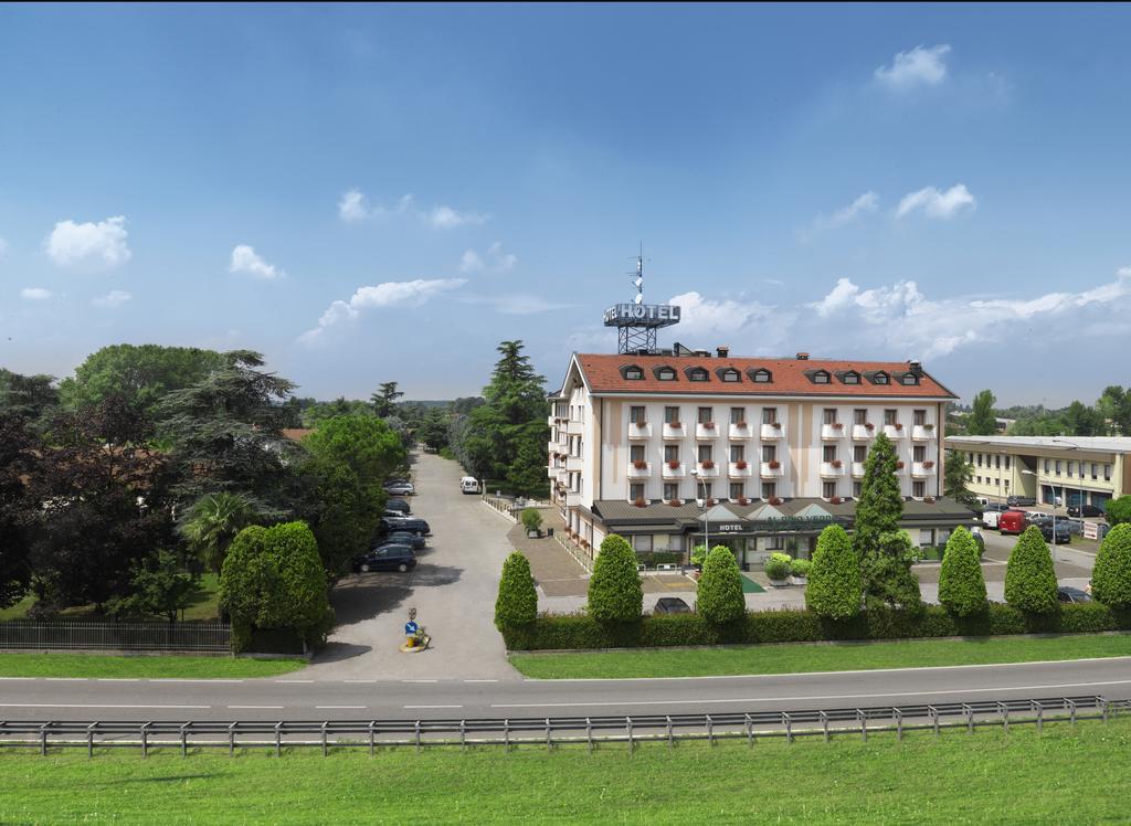 Hotel Al Pino Verde Camposampiero Exterior photo